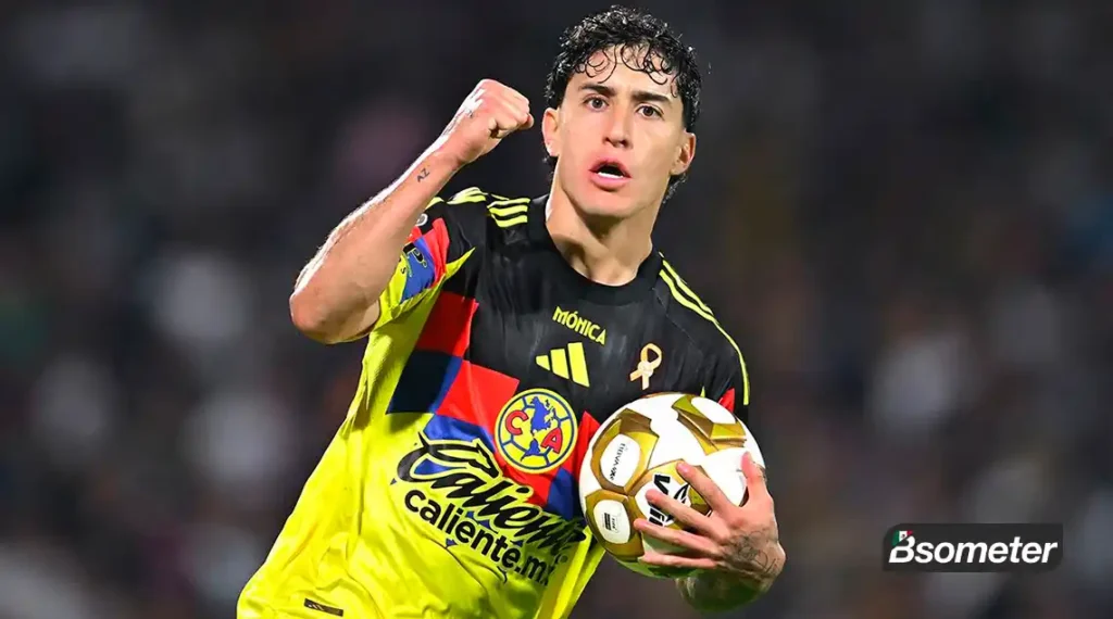 Alejandro Zendejas con la camiseta del América durante un partido de Liga MX antes del Mundial 2026