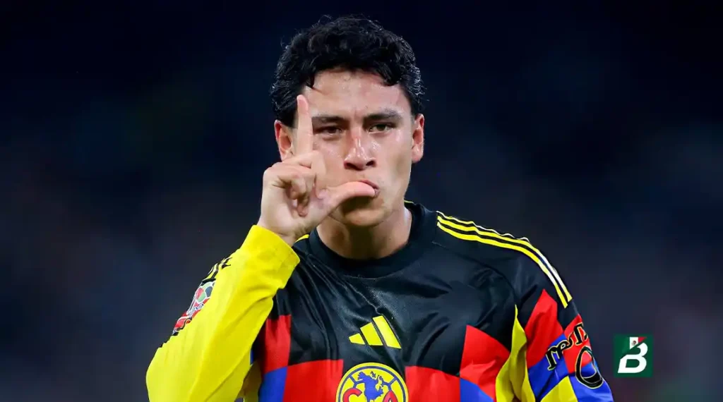 Ramón Juárez con uniforme de Club América en partido de Liga MX