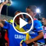 Willer Ditta reta a golpes a aficionado de Pumas tras agresión a su hijo (VIDEO)
