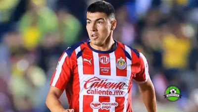 Erick Gutiérrez con la camiseta de Chivas antes de un posible fichaje por Atlas para el Apertura 2026