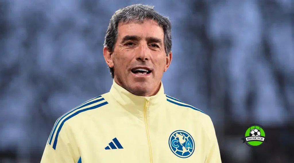 Guillermo Almada con el uniforme del Club América