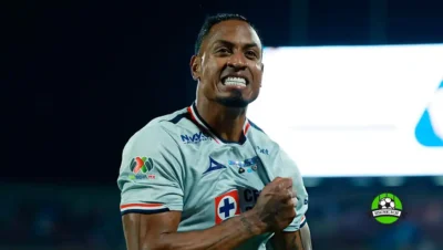 Willer Ditta con Cruz Azul antes de una posible oferta de Rayados de Monterrey por pedido de Matías Almeyda